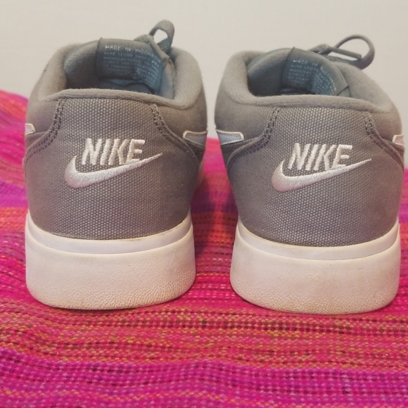 NIKE SHOES - Picture 3 of 6